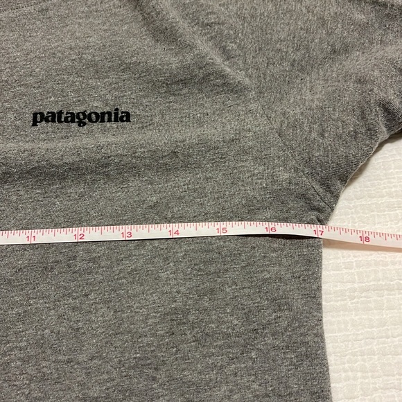 Patagonia Mens Small Long Sleeve Shirt Logo Responsibili-Tee Spellout Graphic - Picture 7 of 9